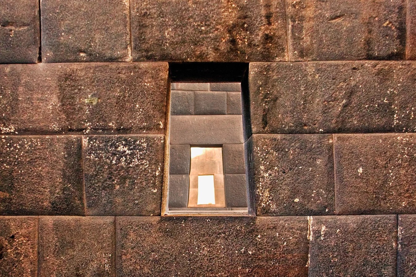 Ventana Inca trapezoidal
